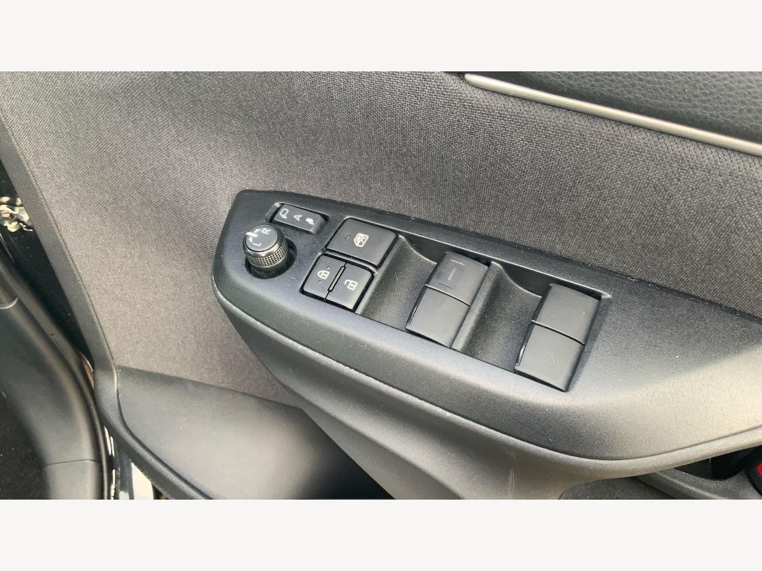 Used Toyota Yaris 2022 for sale - 76440900: Photo 30