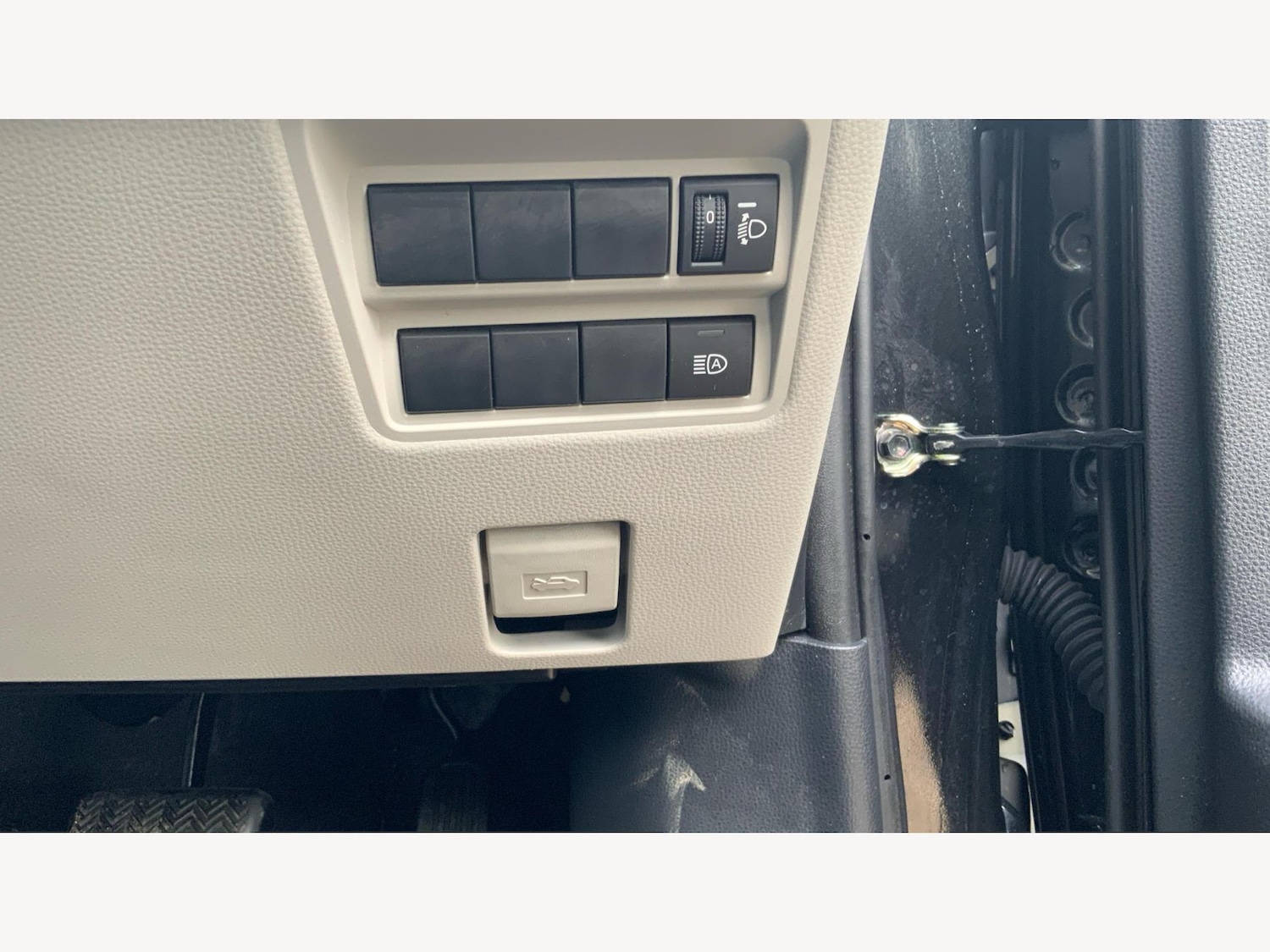 Used Toyota Yaris 2022 for sale - 76440900: Photo 31