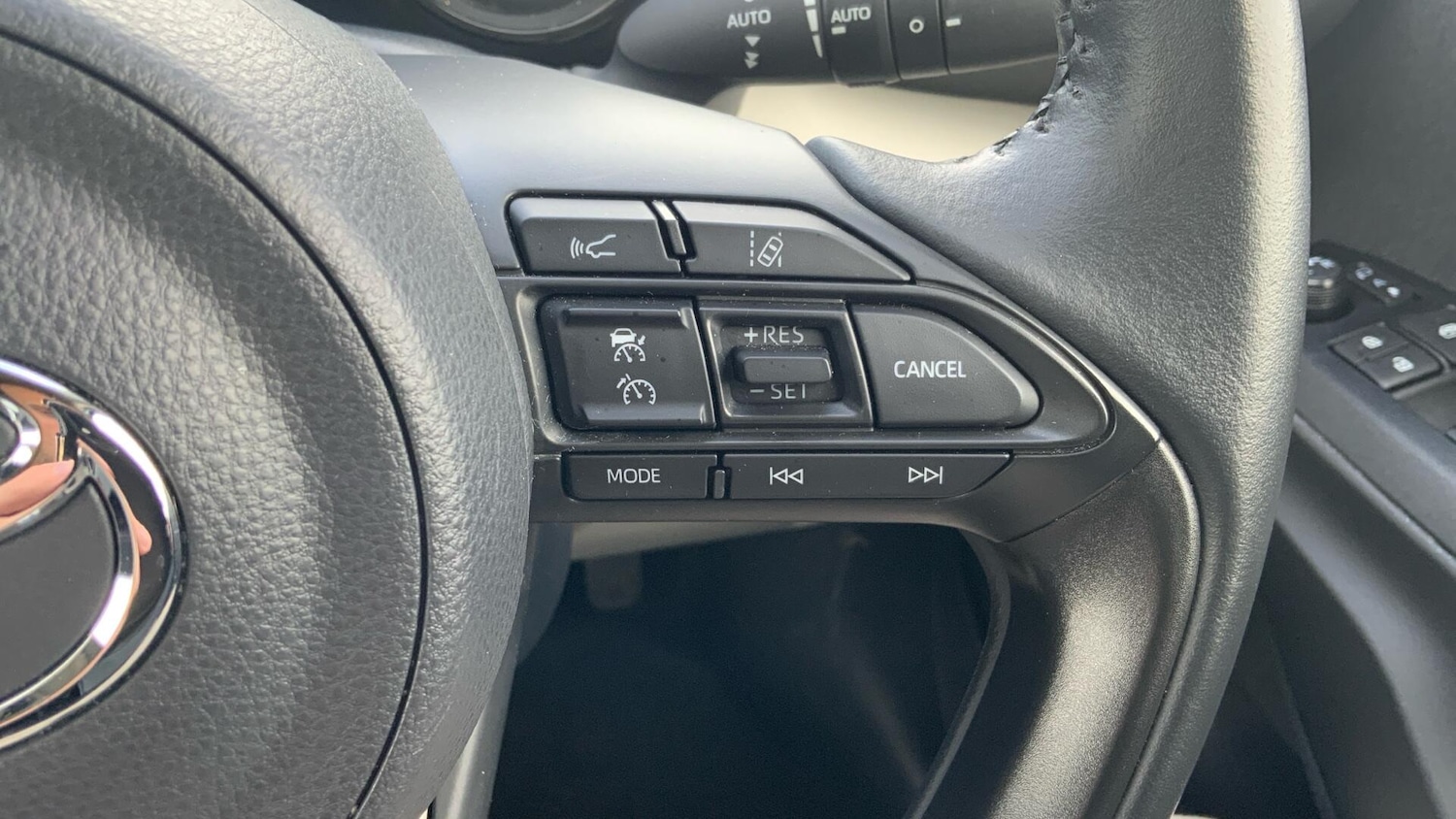 Used Toyota Yaris 2022 for sale - 76440900: Photo 40