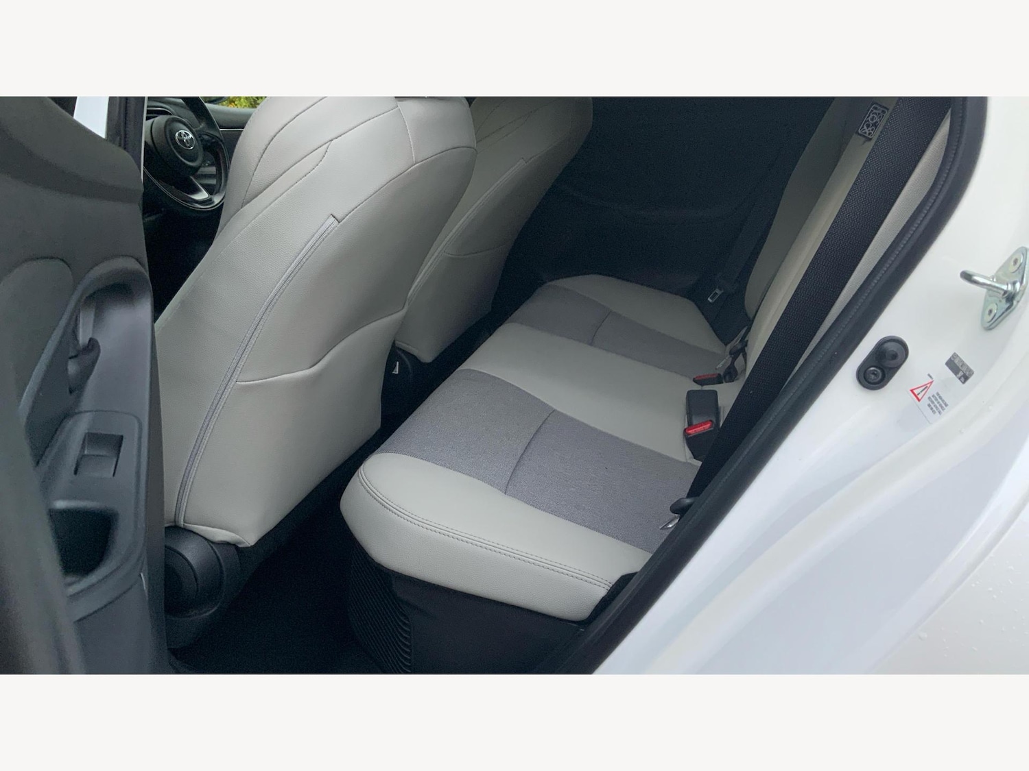 Used Toyota Yaris 2023 for sale - 76377802: Photo 15