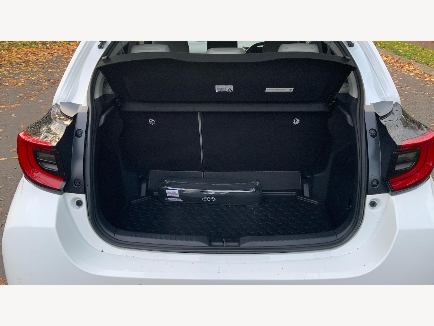 Used Toyota Yaris 2023 for sale - 76377802: Photo 16