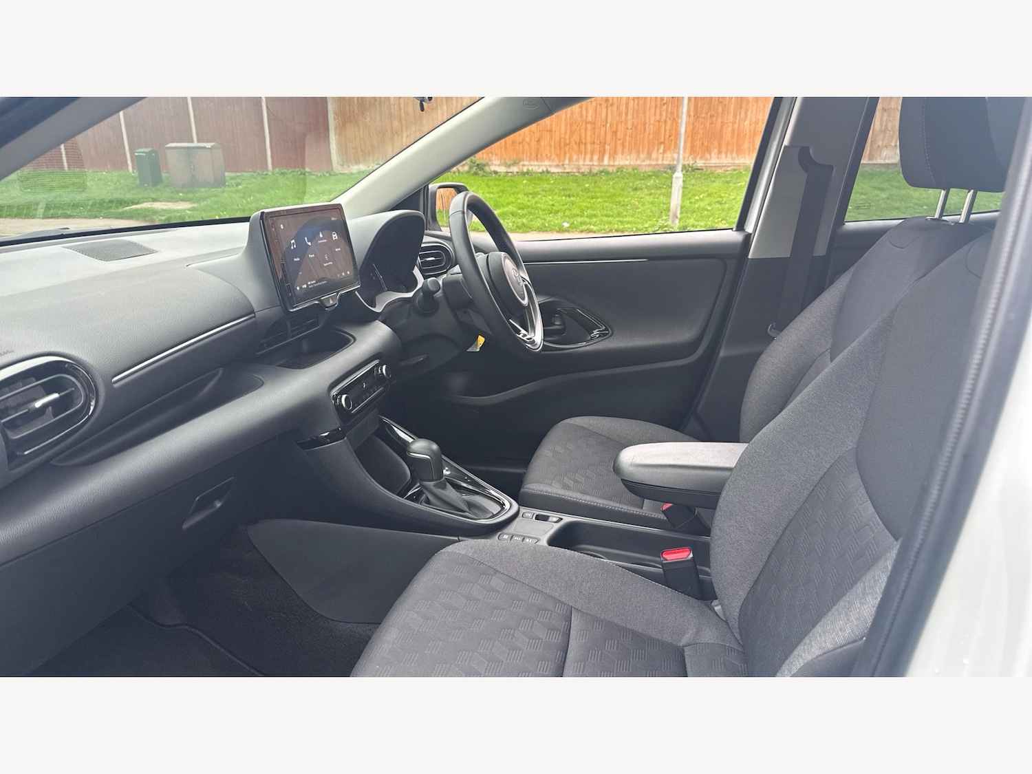 Used Toyota Yaris 2024 for sale - 76247554: Photo 12