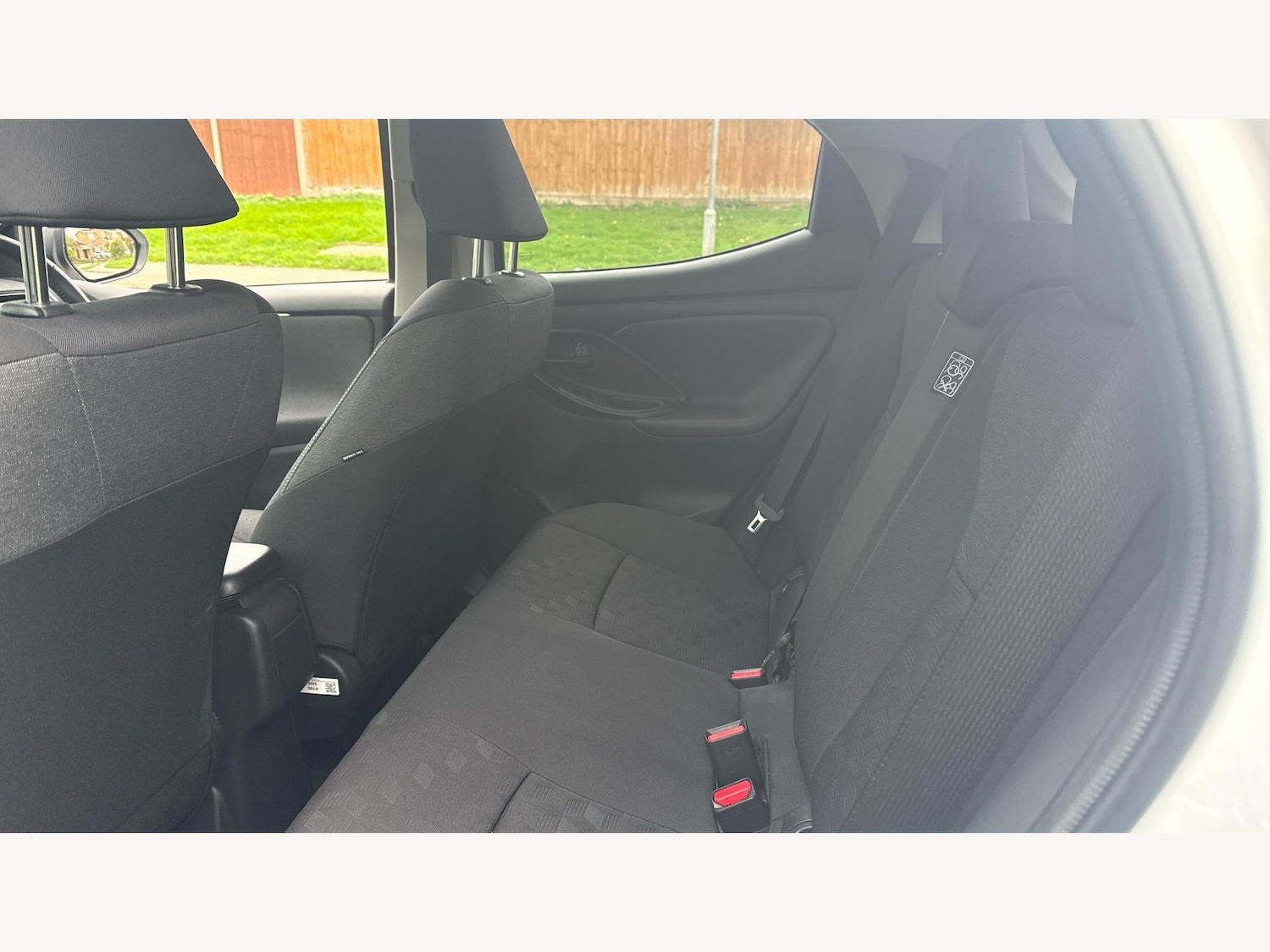 Used Toyota Yaris 2024 for sale - 76247554: Photo 15