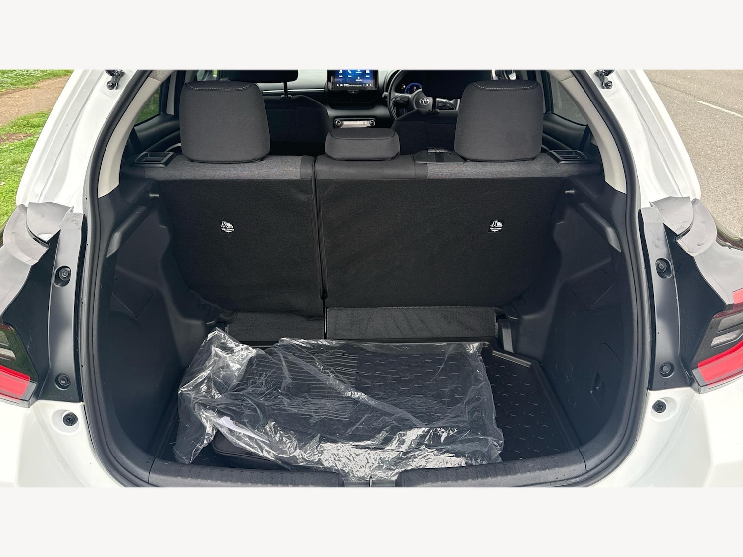 Used Toyota Yaris 2024 for sale - 76247554: Photo 16