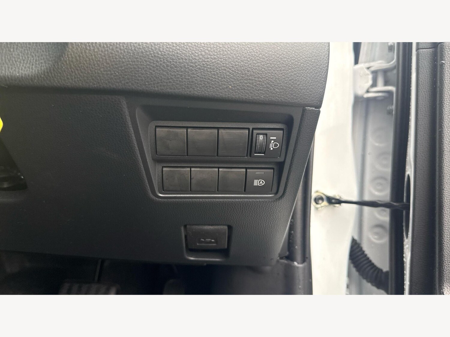Used Toyota Yaris 2024 for sale - 76247554: Photo 28
