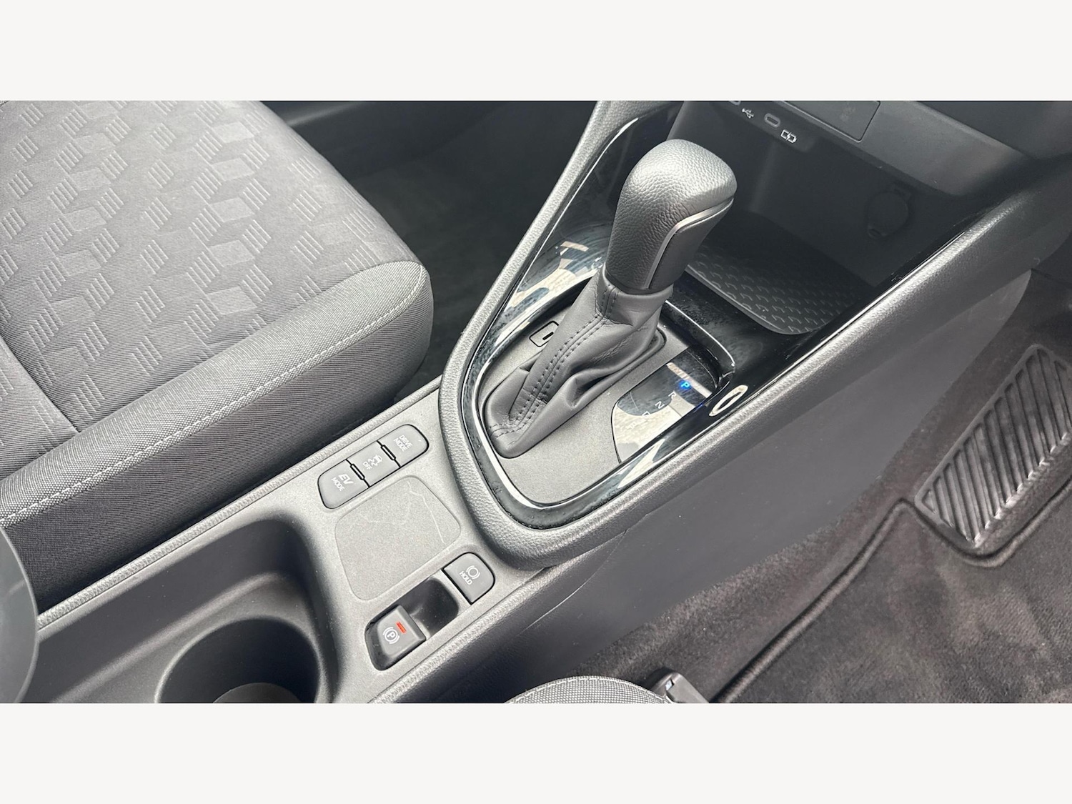 Used Toyota Yaris 2024 for sale - 76247554: Photo 29