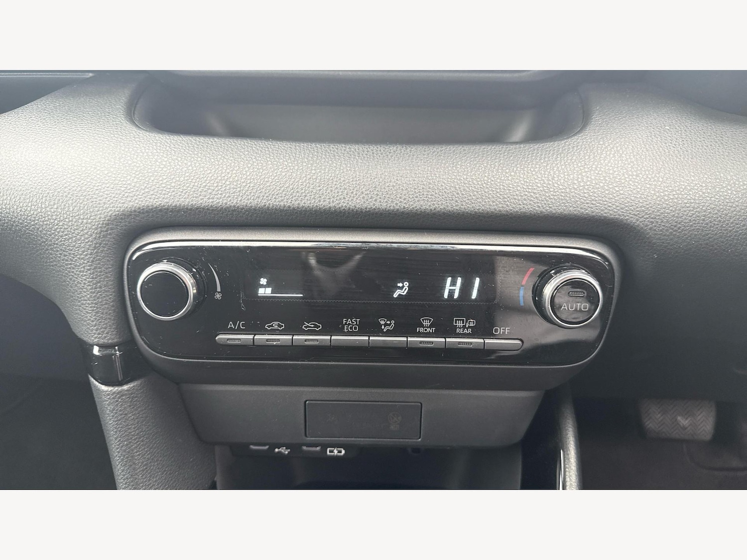 Used Toyota Yaris 2024 for sale - 76247554: Photo 31