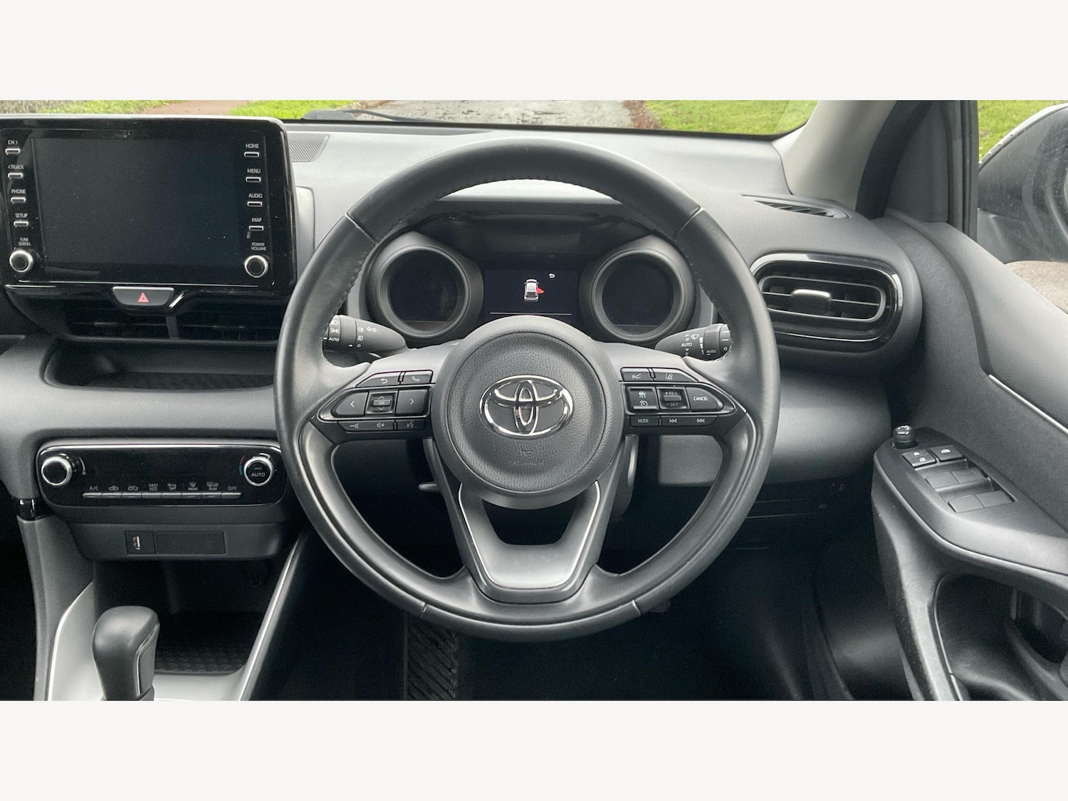 Used Toyota Yaris for sale - 77425235: Photo 8