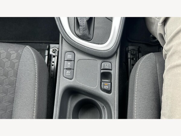 Used Toyota Yaris 2022 for sale - 76189787: Photo 25