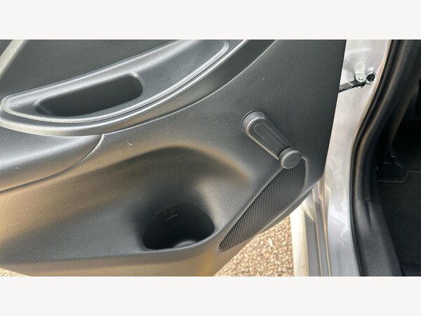 Used Toyota Yaris 2022 for sale - 76189787: Photo 34
