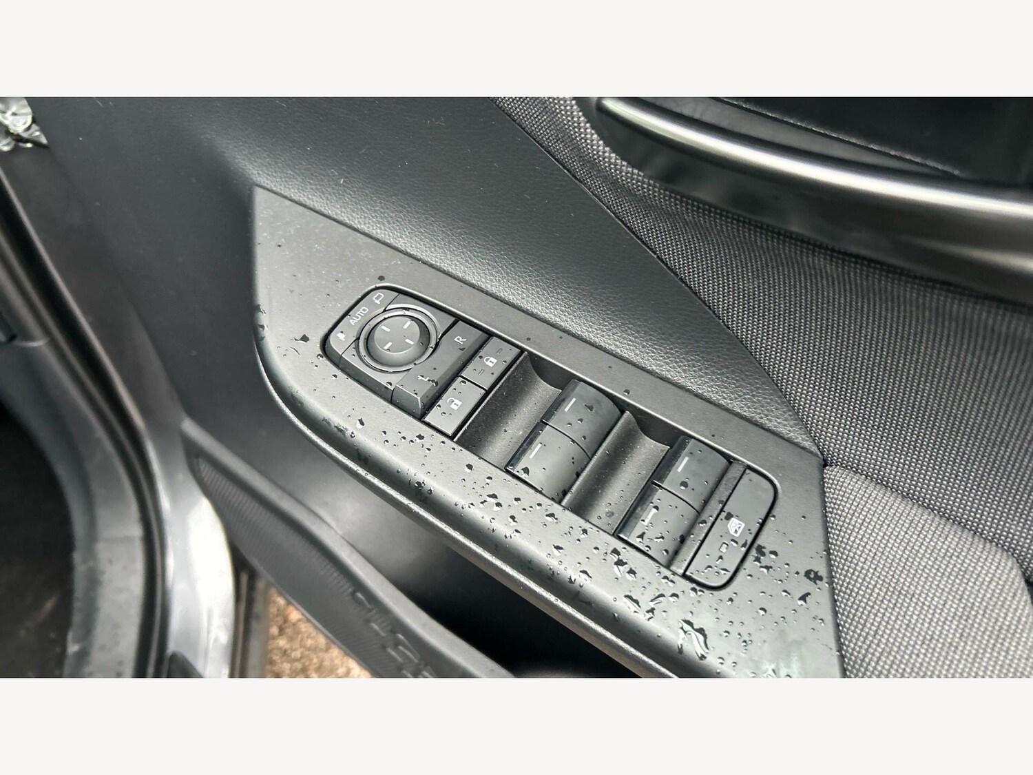 Used Toyota C-HR for sale - 78101449: Photo 28