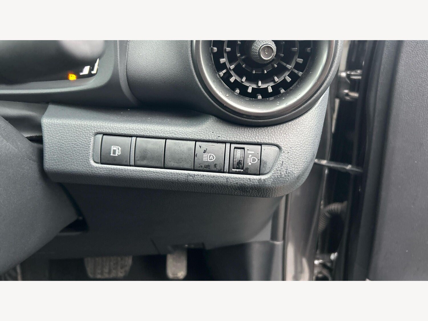 Used Toyota C-HR for sale - 78101449: Photo 29