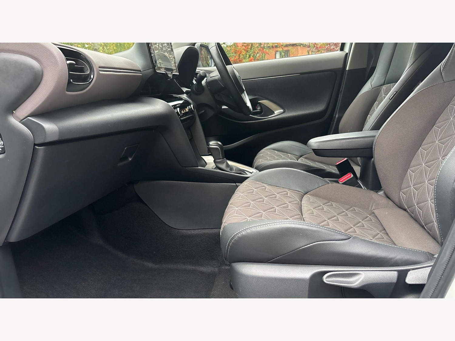 Used Toyota Yaris Cross 2023 for sale - 76499376: Photo 12