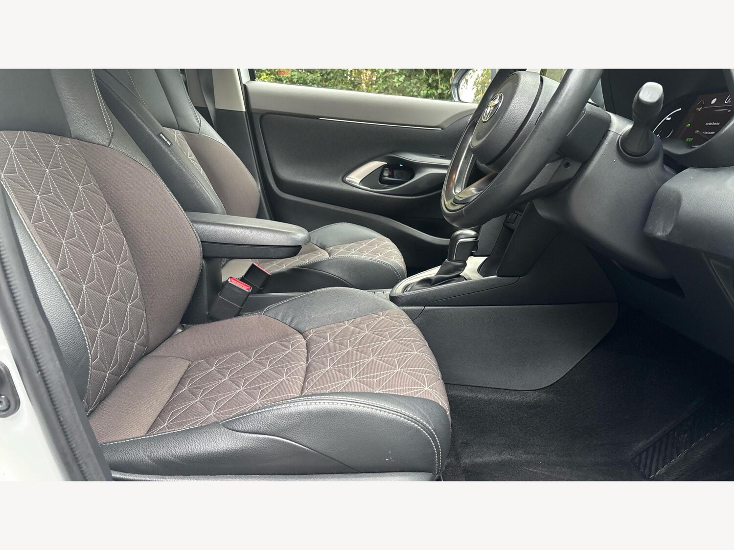 Used Toyota Yaris Cross 2023 for sale - 76499376: Photo 13