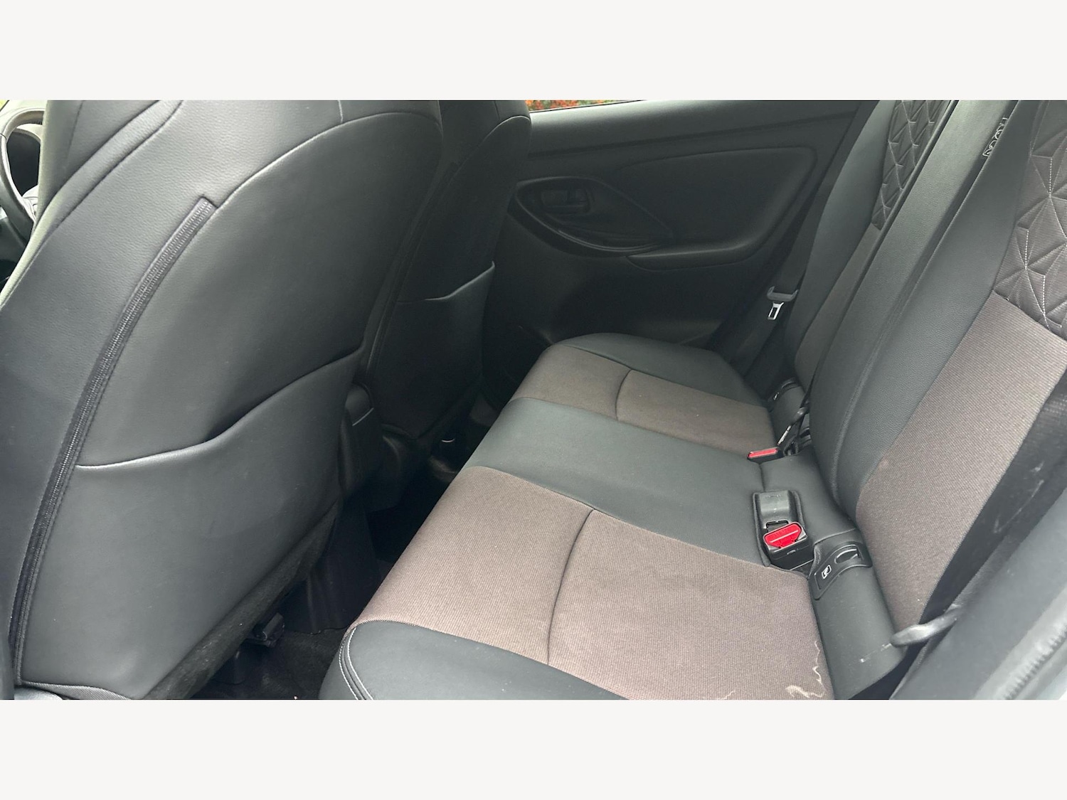 Used Toyota Yaris Cross 2023 for sale - 76499376: Photo 15