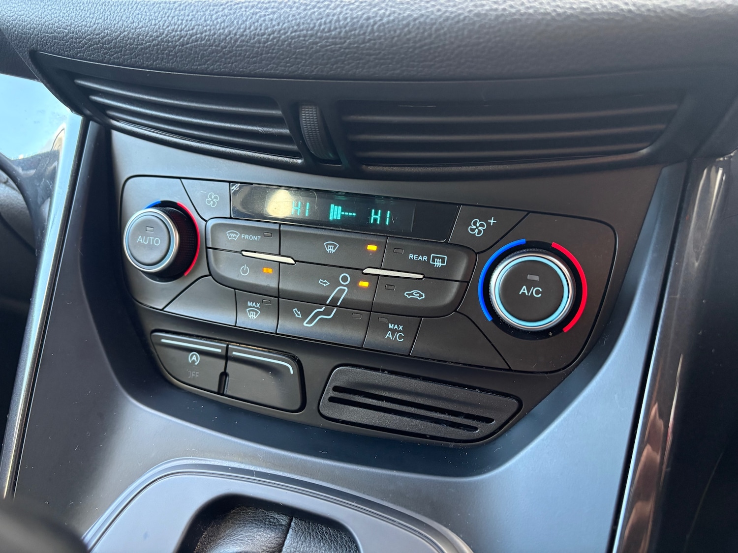 Used Ford C-Max 2016 for sale - 76392431: Photo 16