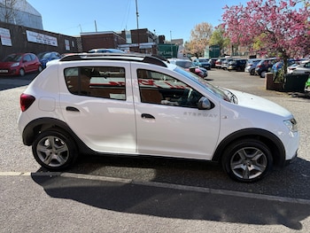 Used Dacia Sandero Stepway 2020 for sale - 78380100: Photo