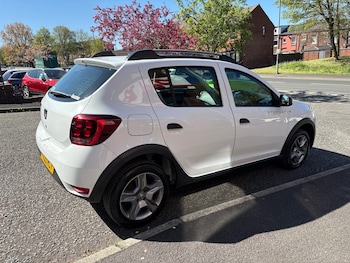 Used Dacia Sandero Stepway 2020 for sale - 78380100: Photo