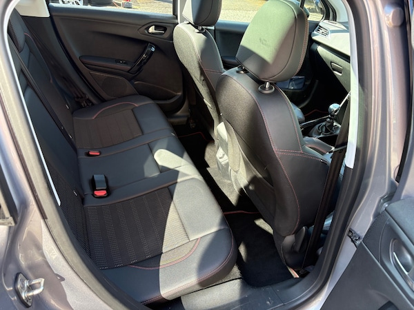 Used Peugeot 2008 2018 for sale - 74299432: Photo 11