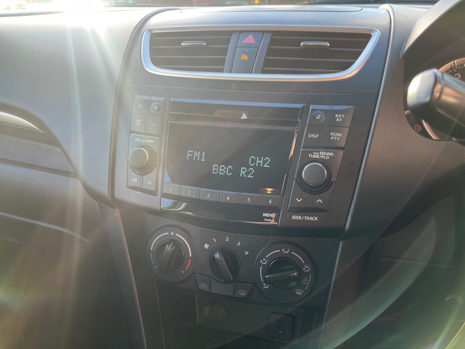 Used Suzuki Swift 2015 for sale - 76507376: Photo 14