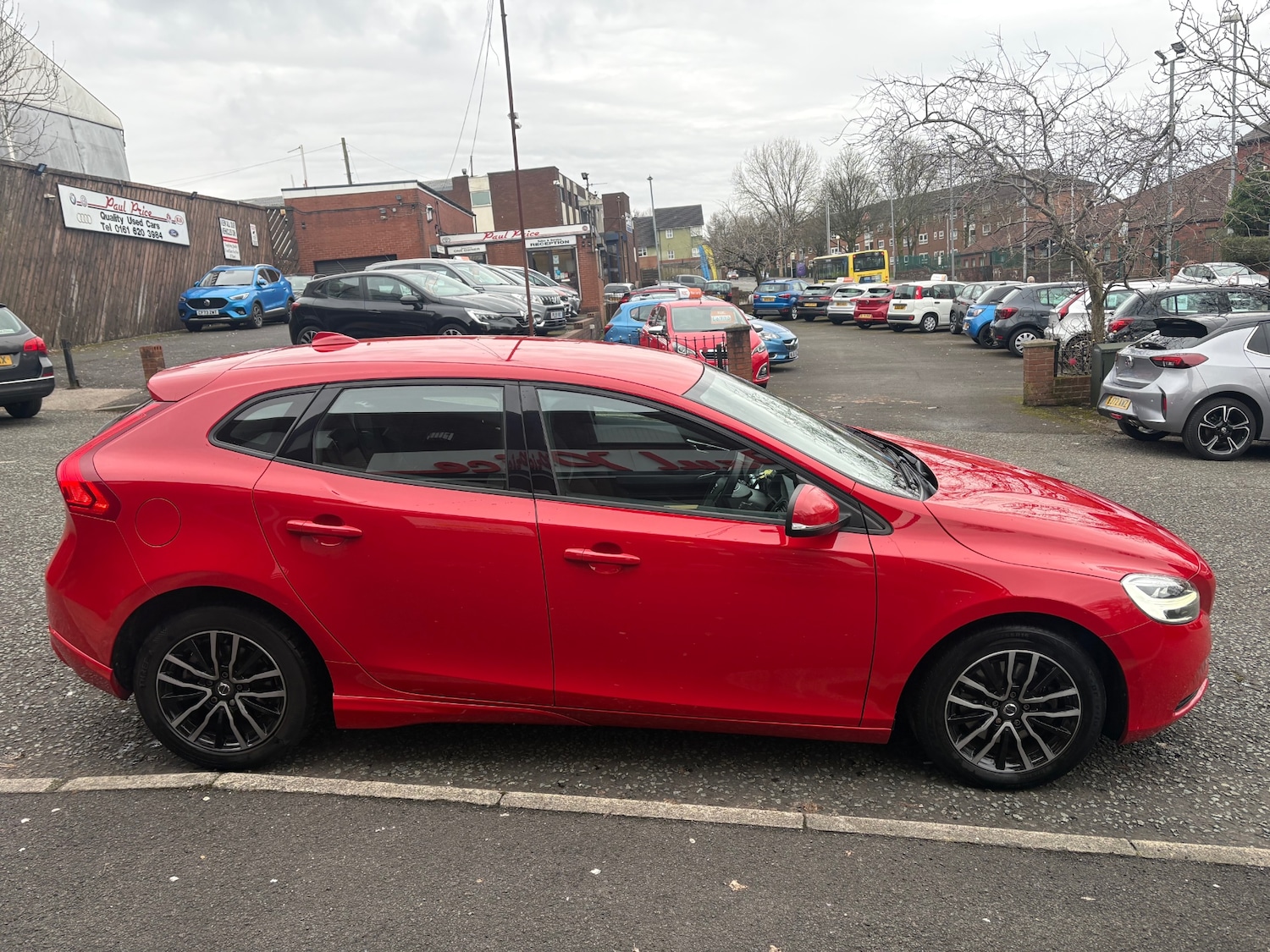 Used Volvo V40 2017 for sale - 77591801: Photo 2