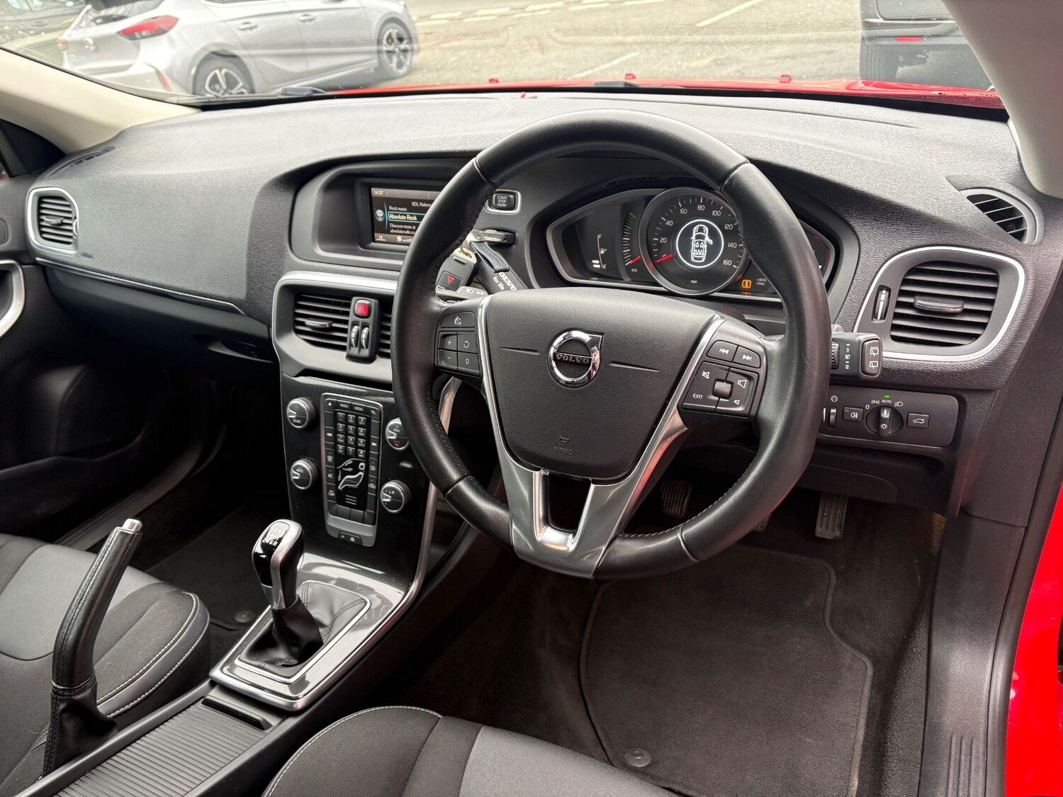 Used Volvo V40 2017 for sale - 77591801: Photo 9