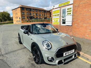 Used MINI Convertible 2019 for sale - 76946154: Photo