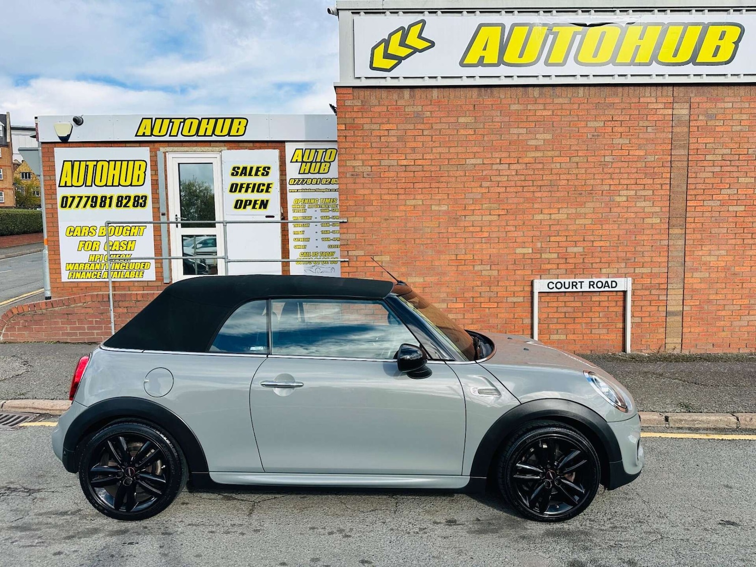 Used MINI Convertible 2019 for sale - 76946154: Photo 2