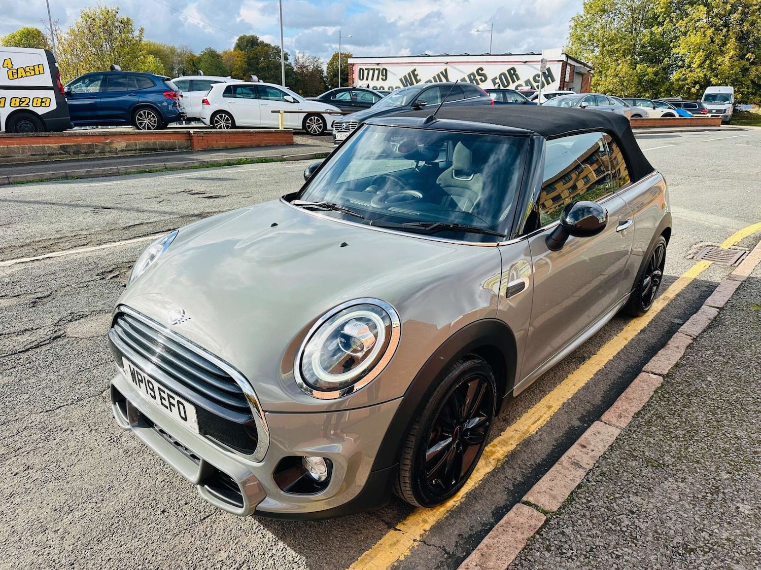 Used MINI Convertible 2019 for sale - 76946154: Photo 3