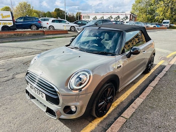 Used MINI Convertible 2019 for sale - 76946154: Photo