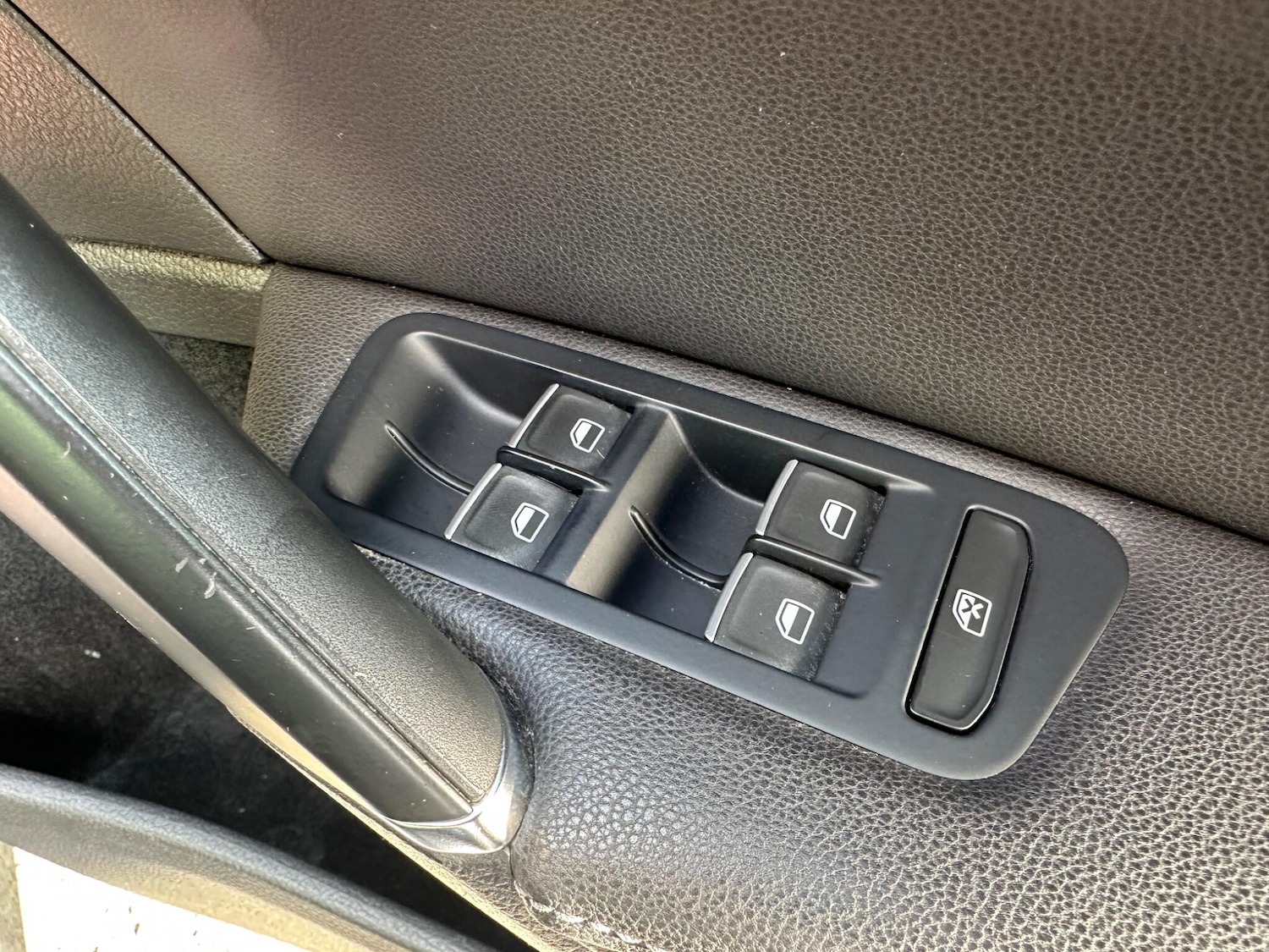 Vehicle 28