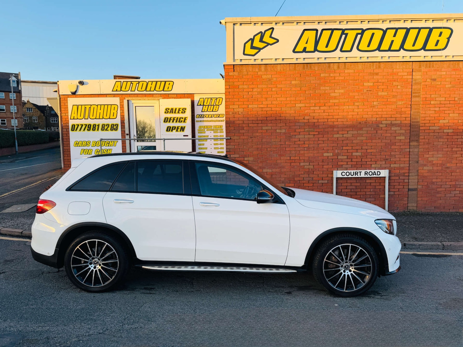 Used Mercedes-Benz GLC 2017 for sale - 77888841: Photo 2