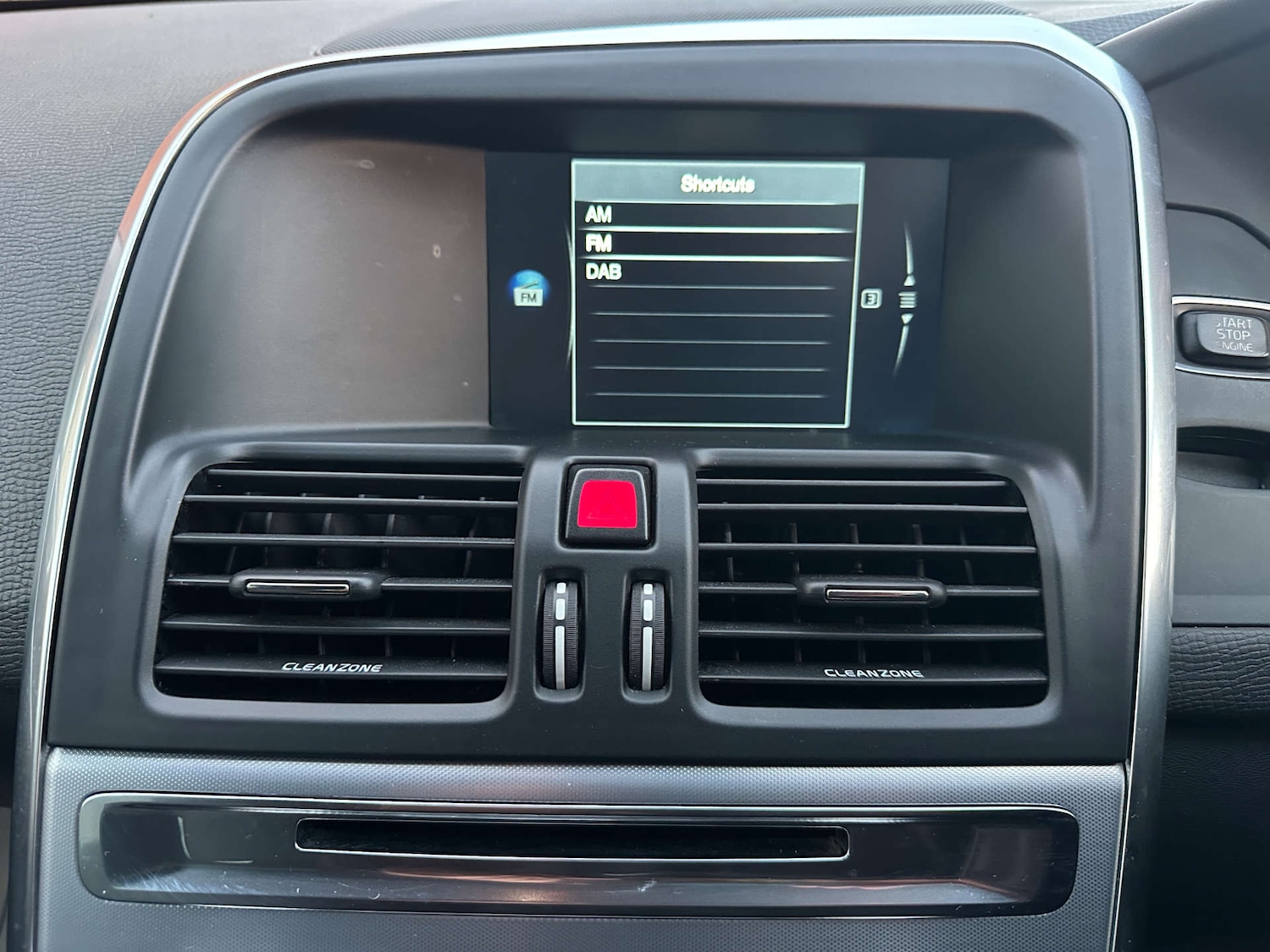 Used Volvo XC60 2016 for sale - 76946161: Photo 25