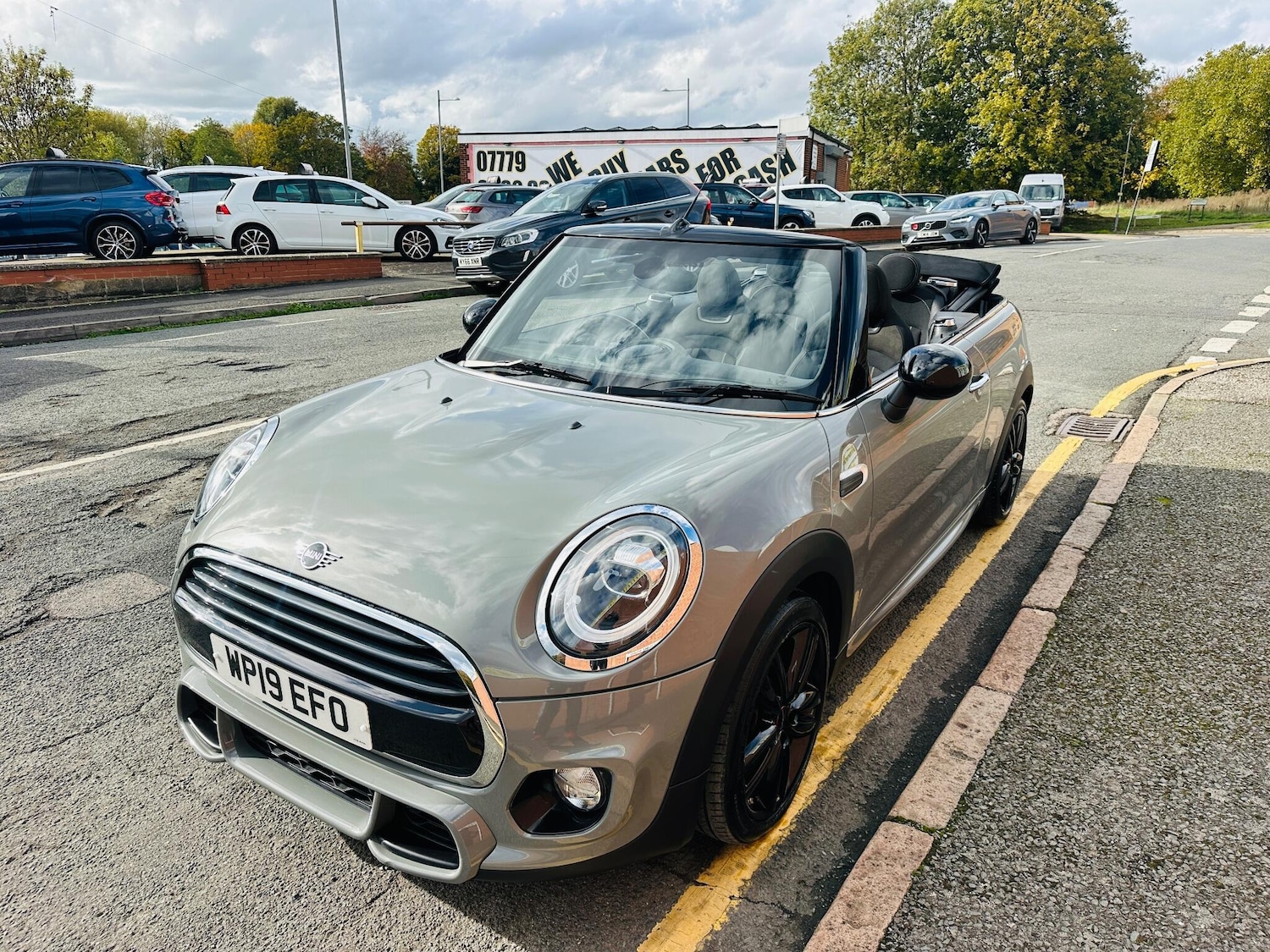 Used MINI Convertible 2019 for sale - 76315159: Photo 10