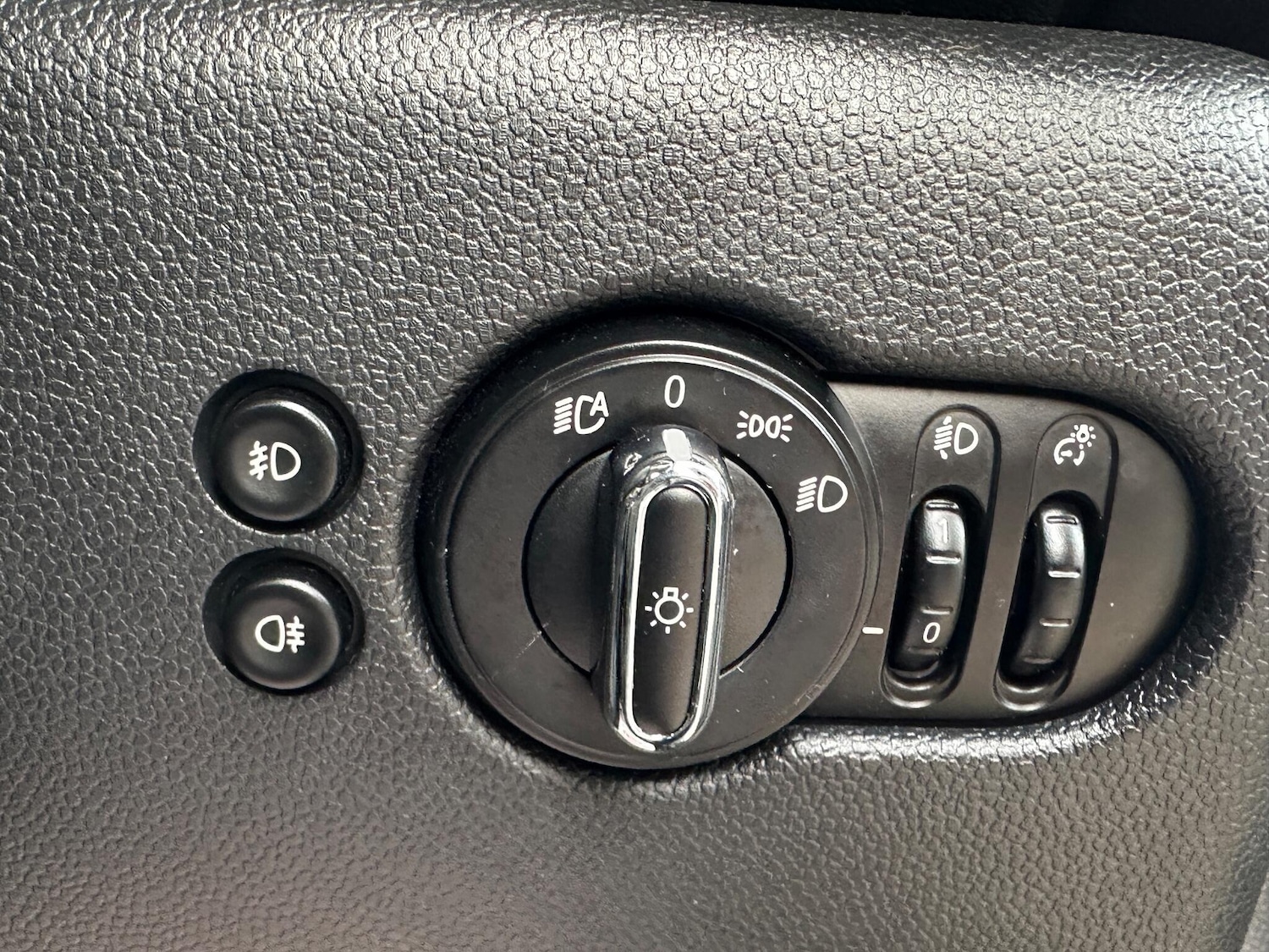 Used MINI Convertible 2019 for sale - 76315159: Photo 22