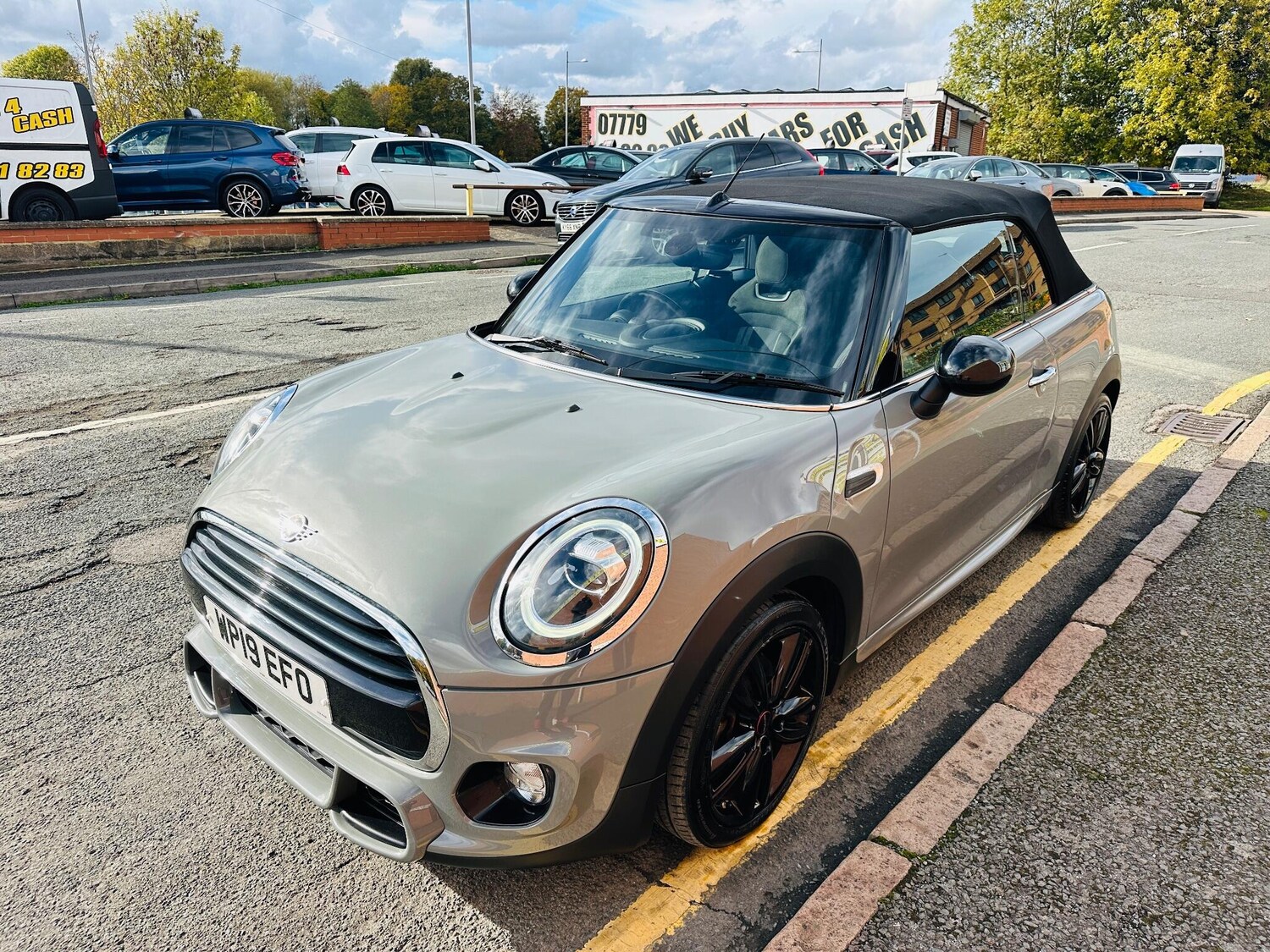 Used MINI Convertible 2019 for sale - 76315159: Photo 3