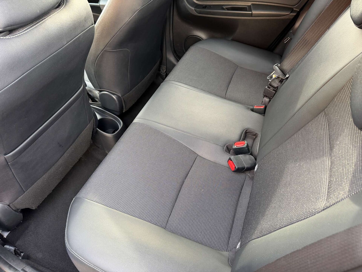 Used Toyota Yaris 2017 for sale - 77494168: Photo 11