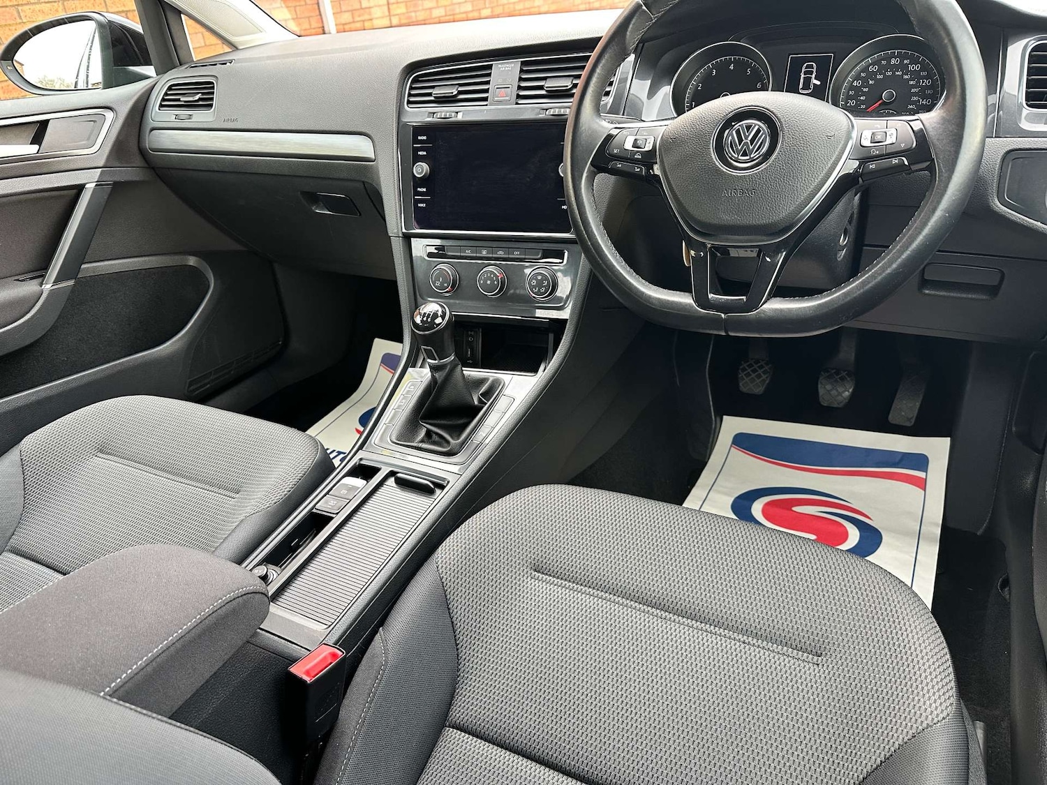 Used Volkswagen Golf 2017 for sale - 76946158: Photo 13