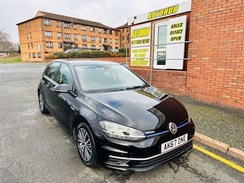 Used Volkswagen Golf 2017 for sale - 76946158: Photo