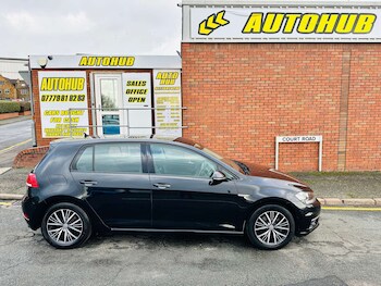 Used Volkswagen Golf 2017 for sale - 76946158: Photo