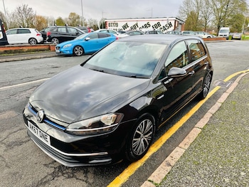 Used Volkswagen Golf 2017 for sale - 76946158: Photo
