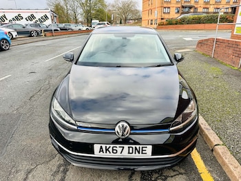 Used Volkswagen Golf 2017 for sale - 76946158: Photo