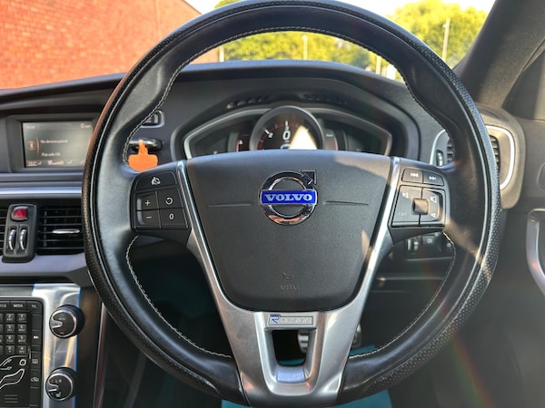 Used Volvo V40 2015 for sale - 74921444: Photo 15