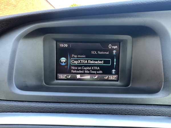 Used Volvo V40 2015 for sale - 74921444: Photo 20