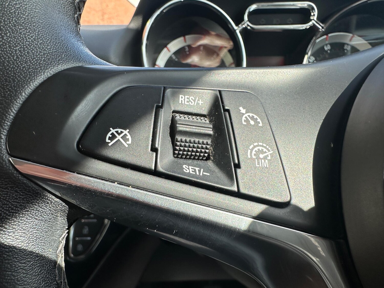 Used Vauxhall ADAM 2015 for sale - 76227933: Photo 16