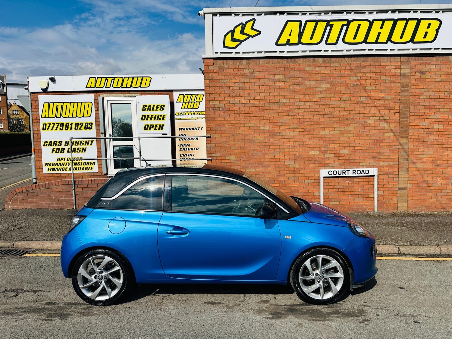 Used Vauxhall ADAM 2015 for sale - 76227933: Photo 2