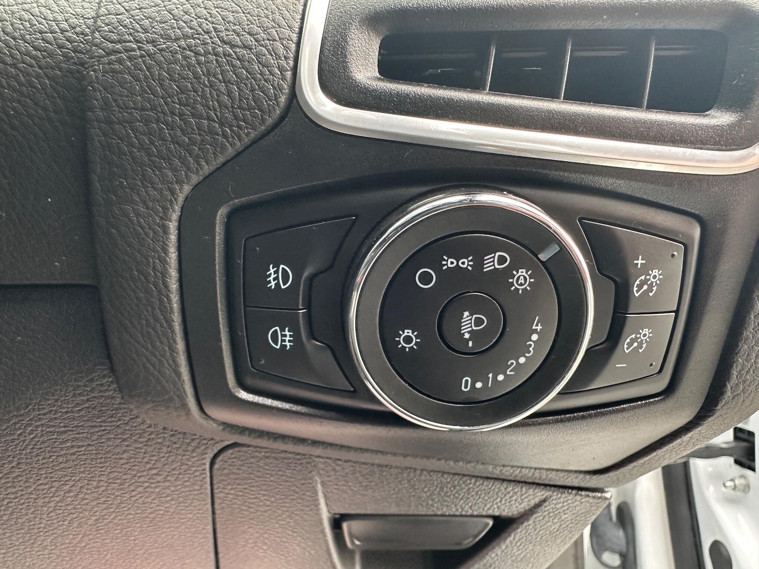 Used Ford Focus 2013 for sale - 76151902: Photo 20