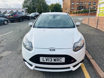 Used Ford Focus 2013 for sale - 76151902: Photo 4