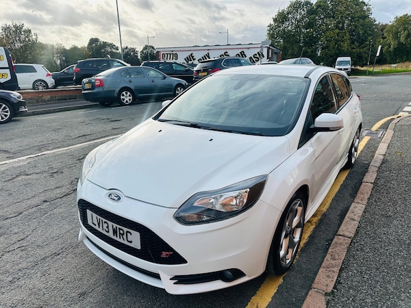 Used Ford Focus 2013 for sale - 76151902: Photo 5