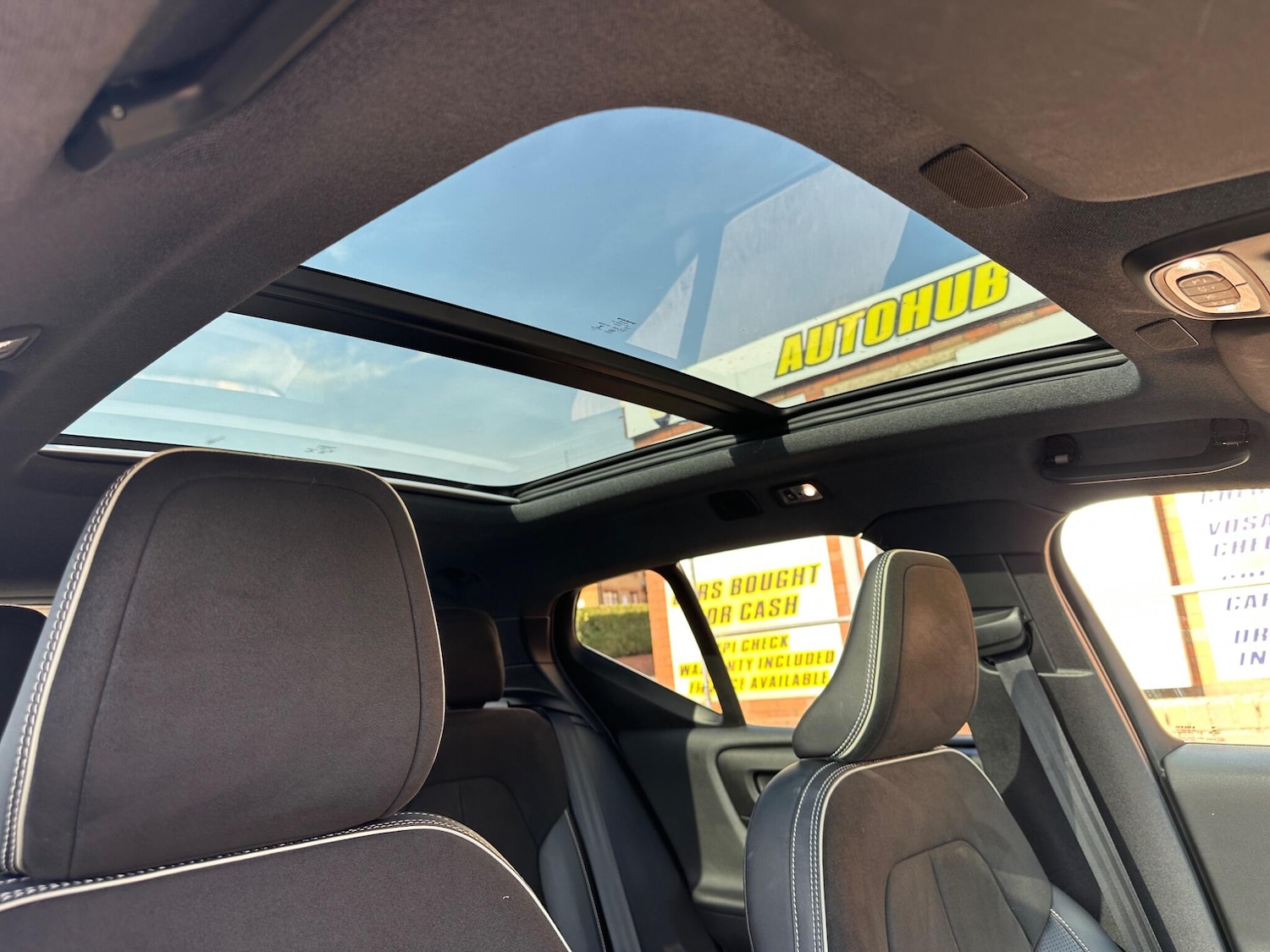 Used Volvo XC40 2018 for sale - 76012659: Photo 28